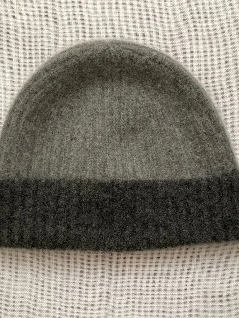 Bloomingdale’s Men’s Ribbed Grey Cashmere Cuff Hat O/S NEW